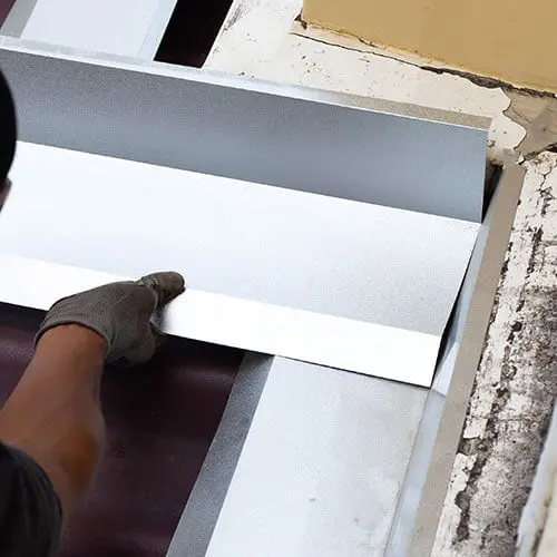 Joël Perrin, l'Artisan couvreur passionné dans l'Ain